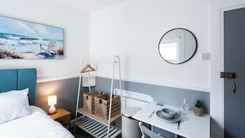 Studio, 1 Twin Bed, Kitchenette | WiFi (free)