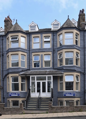 Exterior - The Bay by Guestz (Morecambe)