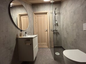 Bathroom - Vrbo Property (Vestland)