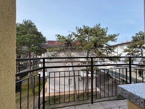 Apartment, 2 Schlafzimmer, Terrasse | Unterkunftsgelände