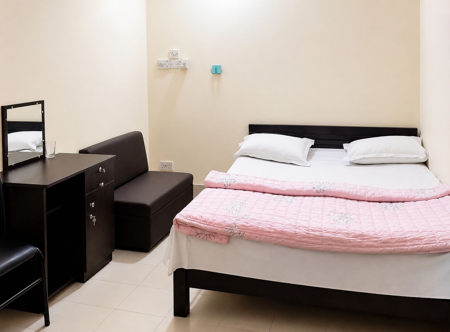 In-room safe, WiFi