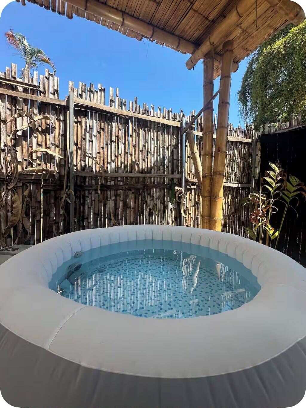 Bañera de hidromasaje exterior