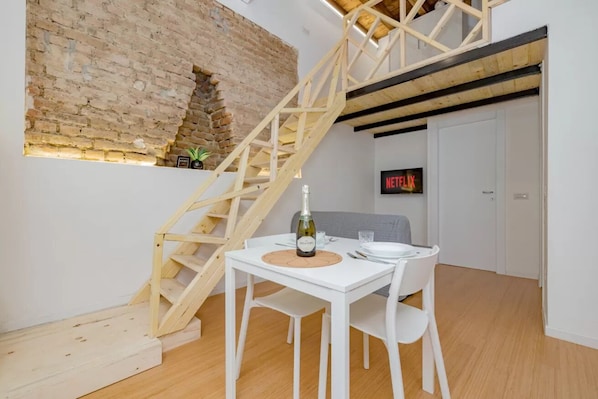 Dining - Clit1: Bright Loft Near Loreto (Milano)