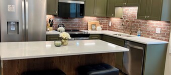 Charming Downtown Greer Retreat