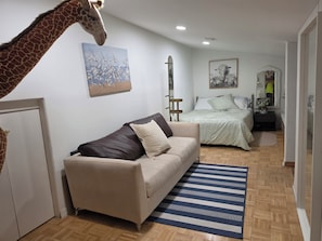 Basic House, Courtyard View - Family Retreat Open design  (Miami)