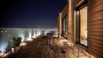 Deluxe Apartment, 2 Bedrooms (Attico Deluxe) | Outdoor dining