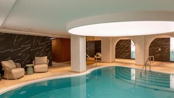 Piscine couverte, piscine extérieure