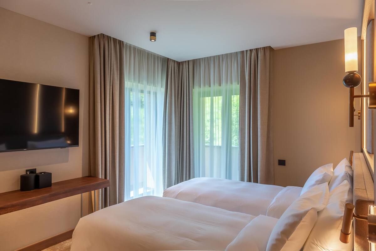 Ropa de cama hipoalergénica y minibar 