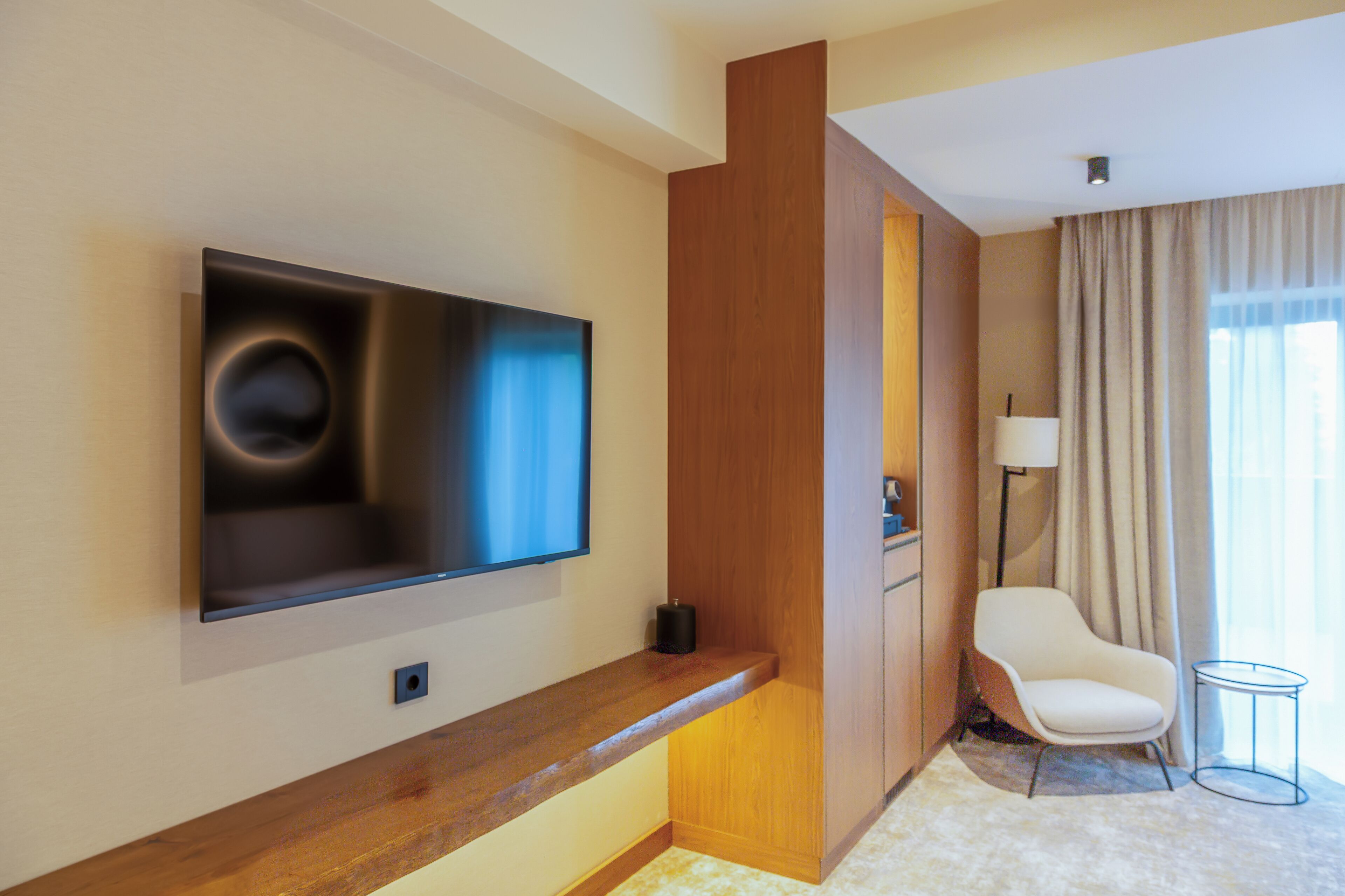 Kamar Premium, pemandangan gunung | Seprai antialergi, minibar, brankas, dan meja kerja