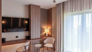 Hypo-allergenic bedding available, minibar, in-room safe, desk