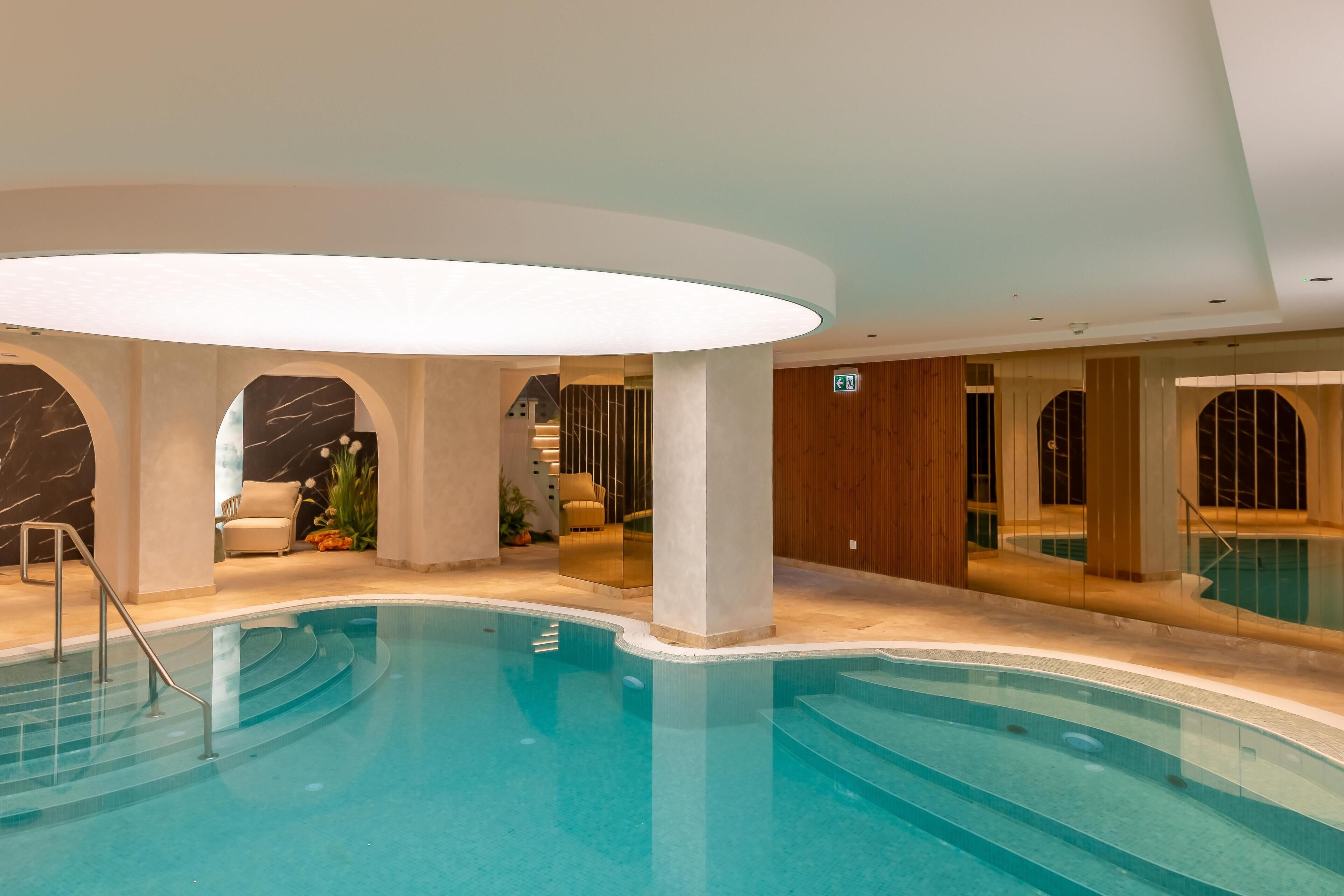 Indoor pool, outdoor pool