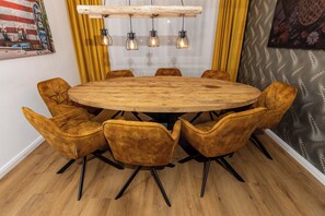 Dining - Ultra-Modern & Central: Luxury Apartment in Essen-Rüttenscheid. Trade show coming up! (Essen)