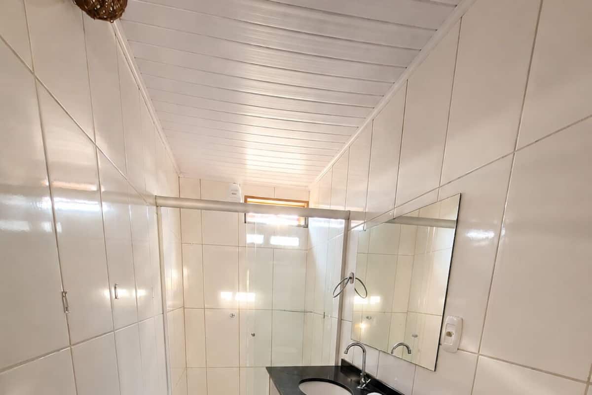 Shower, towels, soap, shampoo