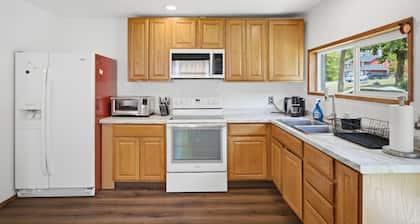 Whidbey Island Home Near Trails & Beaches!