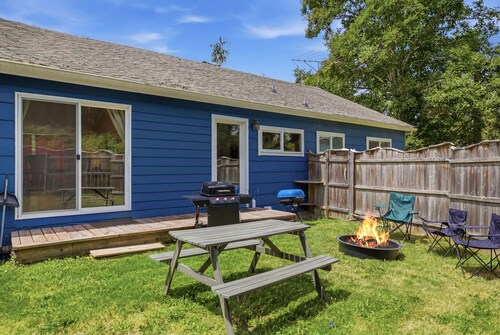 Whidbey Island Home Near Trails & Beaches!