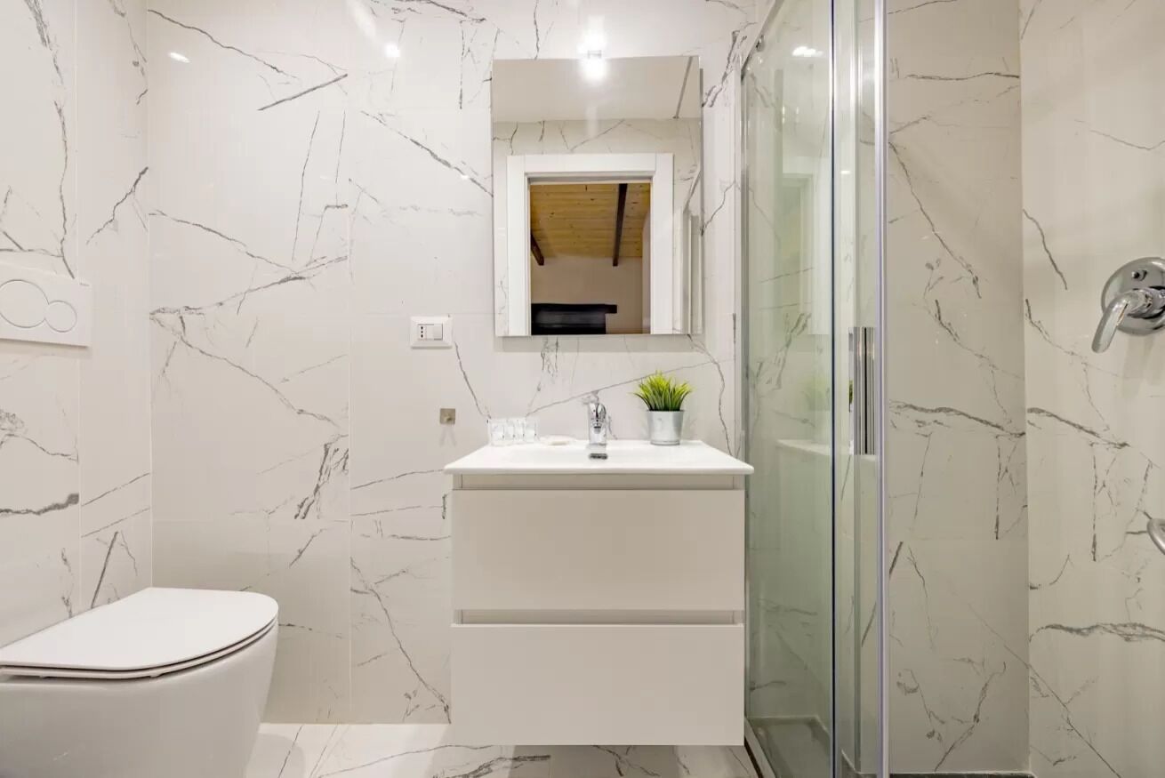 Doccia, asciugacapelli, bidet, asciugamani