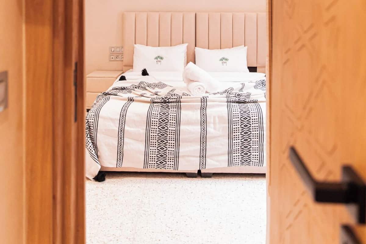 Deluxe Double Room, Courtyard View