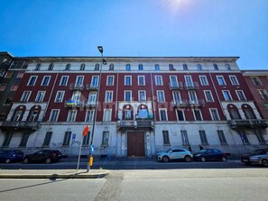 Exterior - 5 minutes from the M5 Metro station, Università Bicocca, with a private garage (Milano)