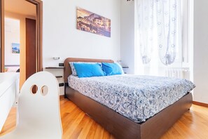 1 bedroom, iron/ironing board, free WiFi, bed sheets - 5 minutes from the M5 Metro station, Università Bicocca, with a private garage (Milano)