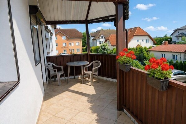 Outdoor dining - Studio for 3 people near the sea, Dziwnówek (Dziwnówek)