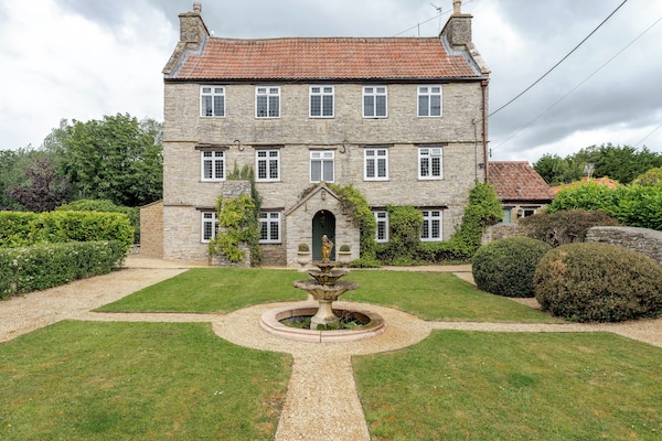 Parkhouse Farm House - Bristol