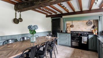 Casa de lujo, se aceptan mascotas, vista al jardín | Cocina privada