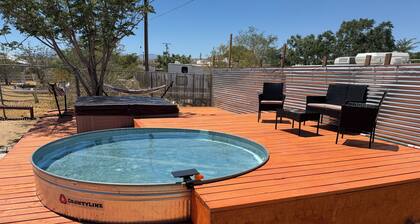 Charming 3-bedroom bed & breakfast in Joshua Tree with AC