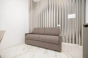 Living area - 2CO4 [Cathedral] • Modern Central • (Milano)