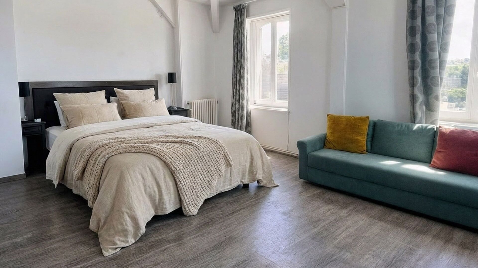 Exclusive Apartment, Private Bathroom, Park View