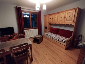 Living area - Accommodations in the Chartreuse Mountains, 5 minutes from Le Granier (Entremont-le-Vieux)