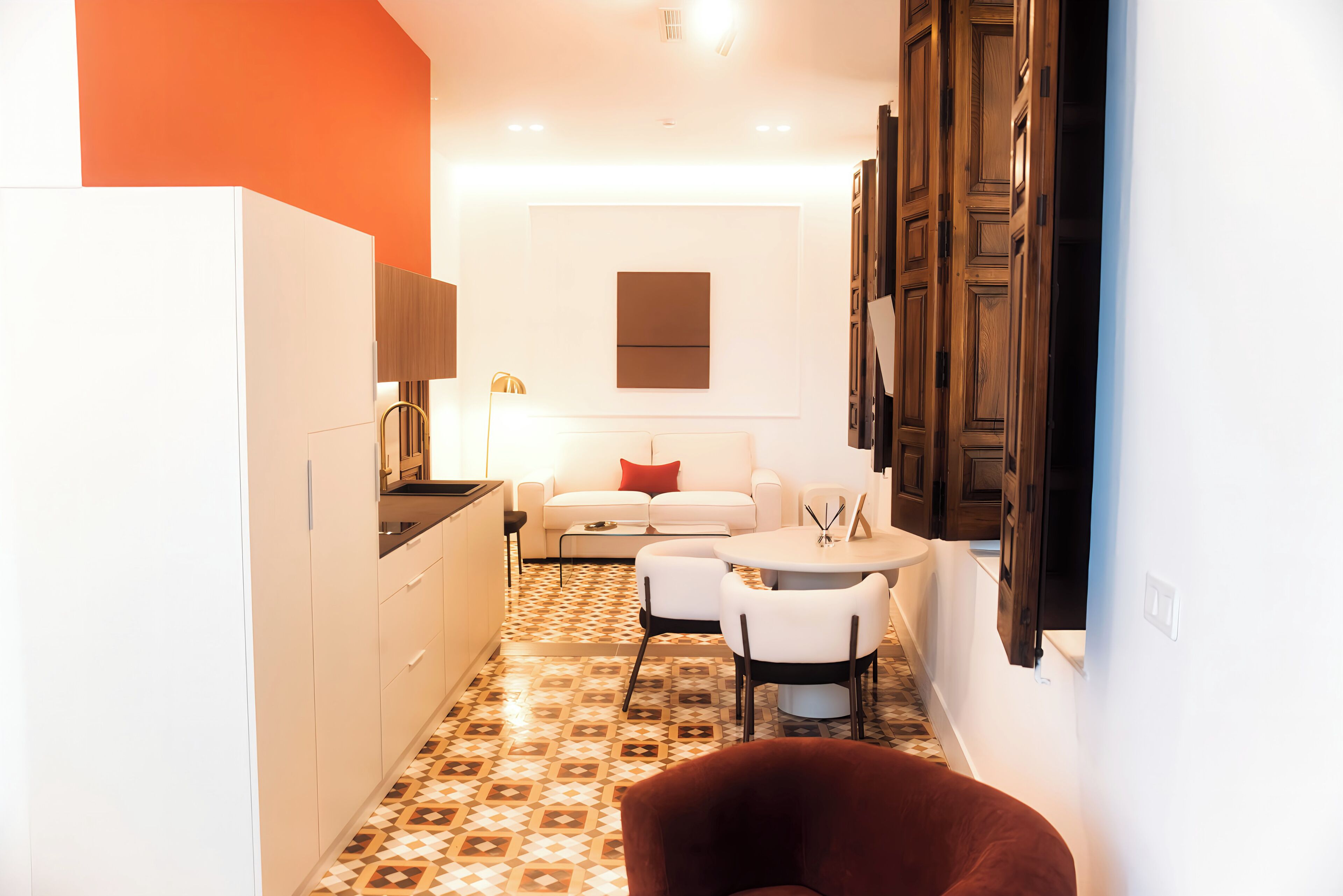 Suite Confort, vistas a la ciudad | Espacio para trabajar con un portátil, wifi gratis, ropa de cama