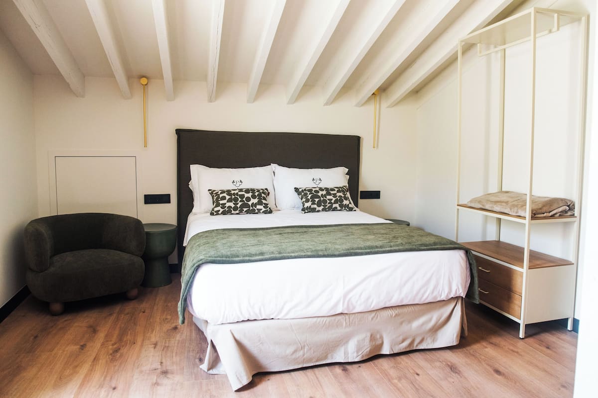 Junior Suite, Terrace | Laptop workspace, WiFi (free), bed sheets