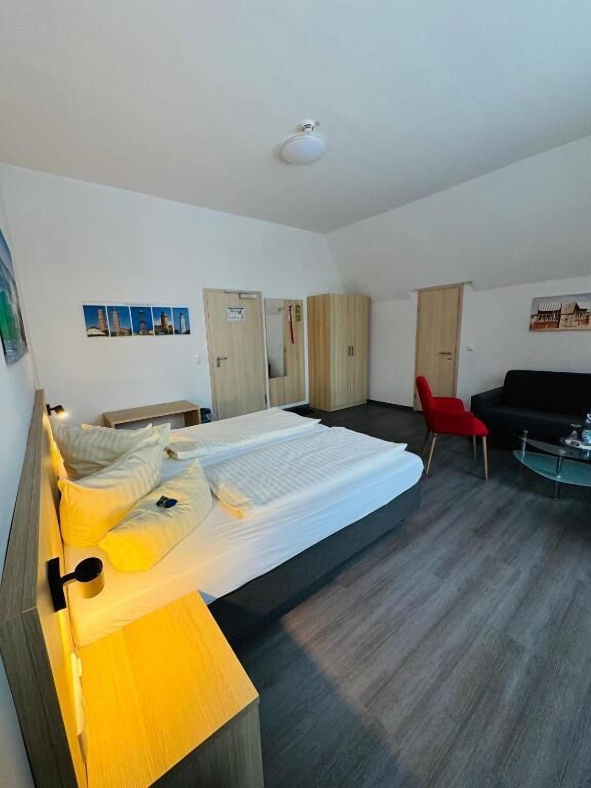 Superior Double Room, Garden View | In-room safe, desk, soundproofing, free WiFi