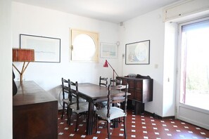 Dining - S374 – Sirolo, one-bedroom apartment with an exclusive sea view (Sirolo)