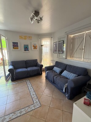 Living area - Provençal farmhouse near the town center and the beaches (Cavalaire-sur-Mer)