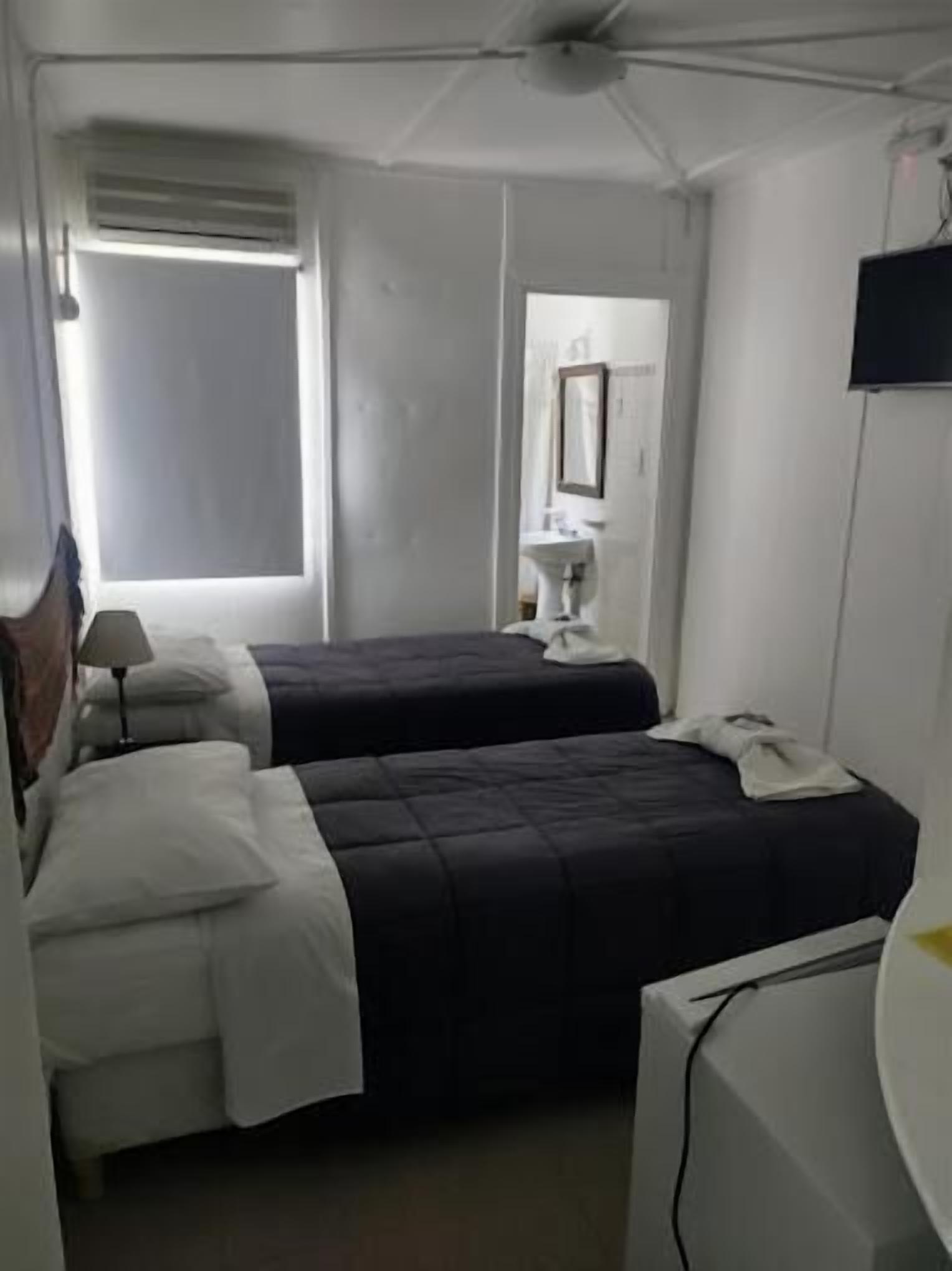 Basic Twin Room | In-room safe