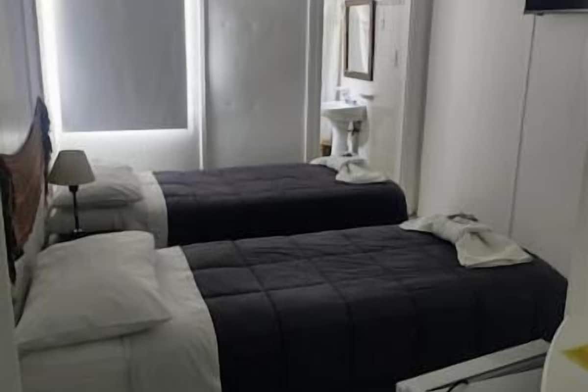 ห้องเบสิกทวิน | ตู้นิรภัยในห้องพัก