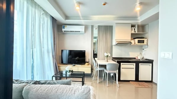 Living room - 6th Avenue Surin by Win217 (Choeng Thale)