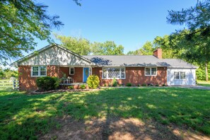Exterior - Farmhouse Retreat in the Country w/ Fresh Egg, Sheep and large Firepit (Bealeton)