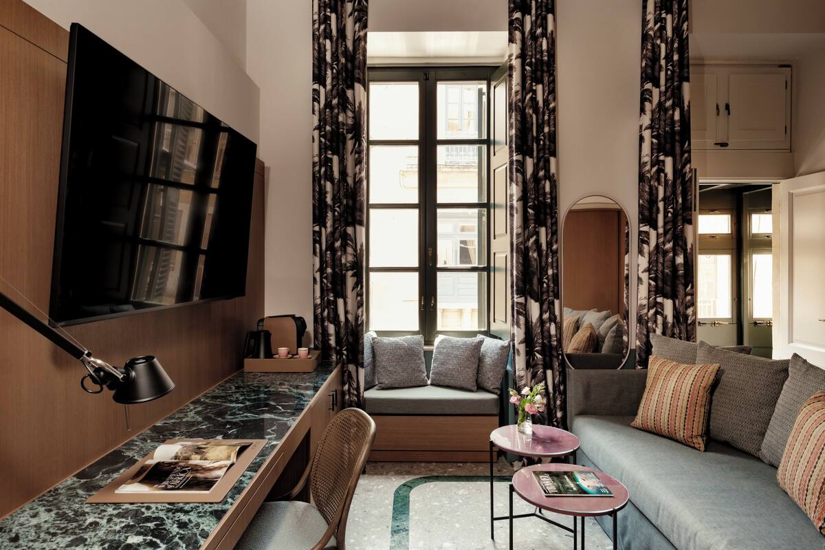 Suíte grand (Nobile) | Roupas de cama premium, frigobar, cofres nos quartos, escrivaninha