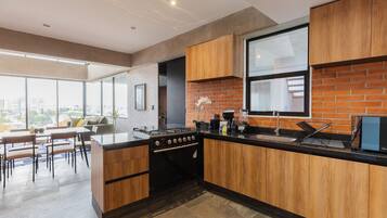 Microwave, oven, coffee/tea maker, toaster