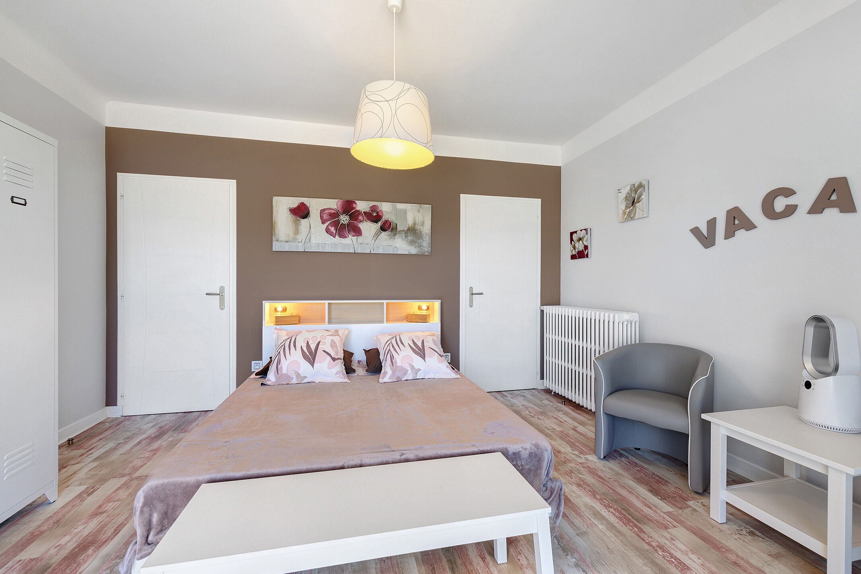 1 bedroom, WiFi, bed sheets
