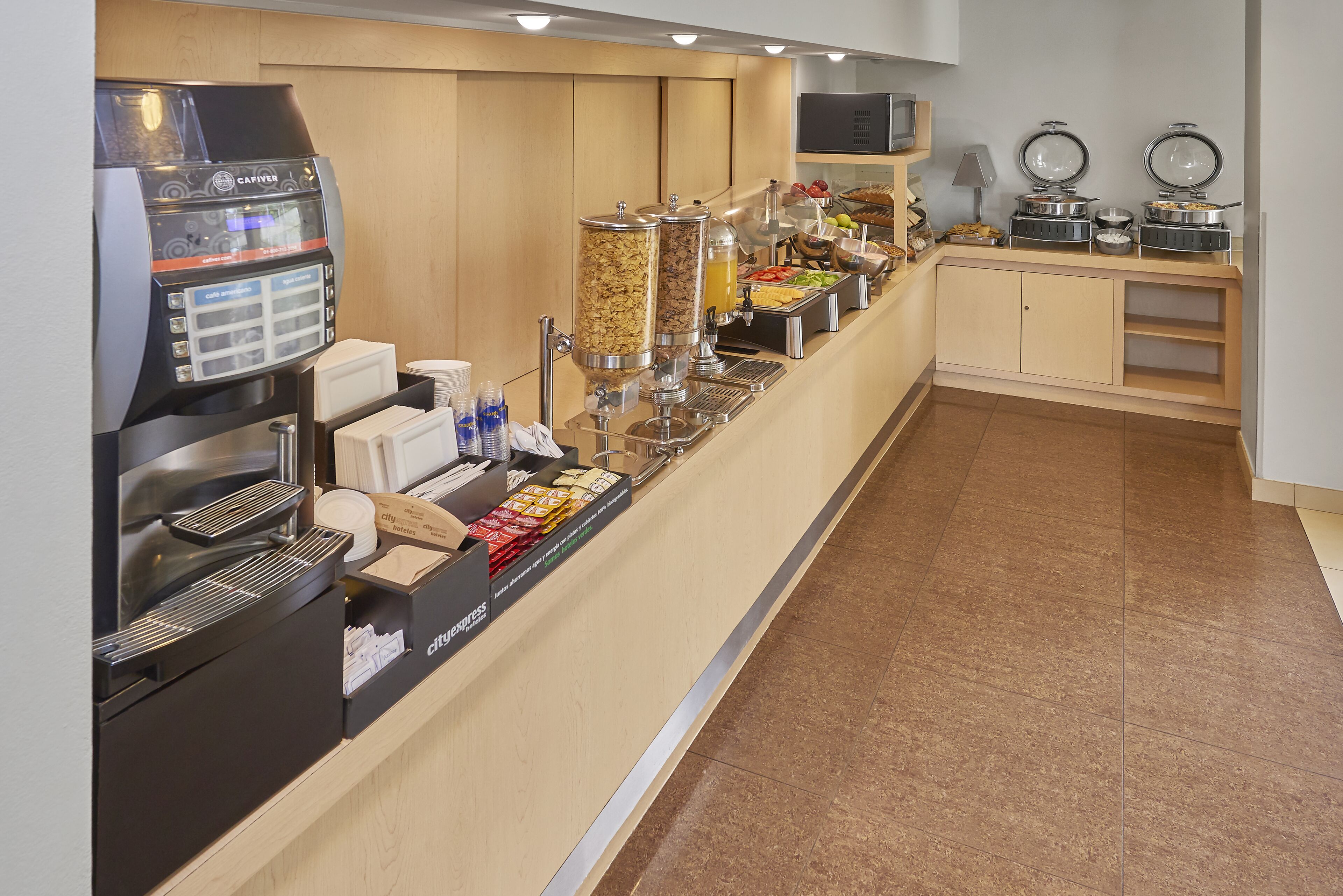 Free daily continental breakfast