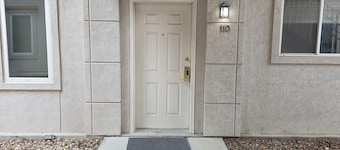 State Softball Tournament Special... Perfect 4-bedroom apartment in Fort Dodge!