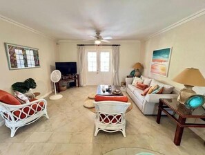 Living area - Vuemont Resort and Villas (Speightstown)