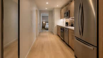 Apartment | Private kitchen | Fridge, microwave, oven, stovetop