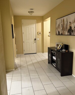 Interior - Charming 3-bedroom house with AC in pleasant Surprise (Surprise)