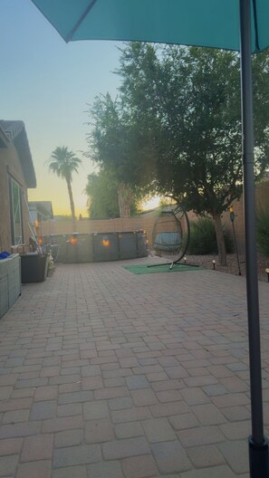 Terrace/patio - Charming 3-bedroom house with AC in pleasant Surprise (Surprise)