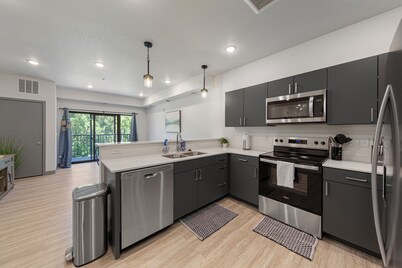 2-bedroom apartment in Mankato with Urban Views