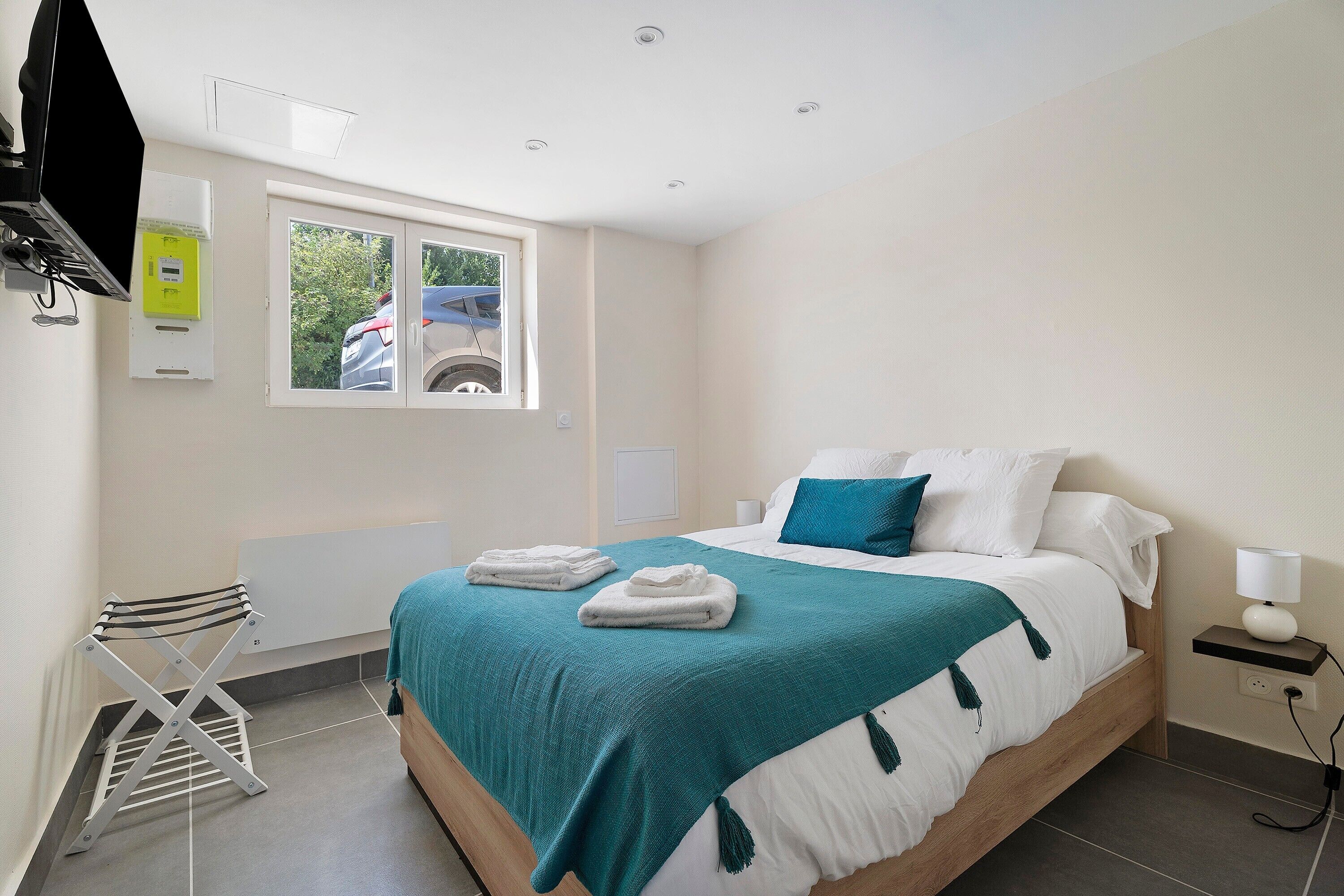 3 bedrooms, WiFi, bed sheets